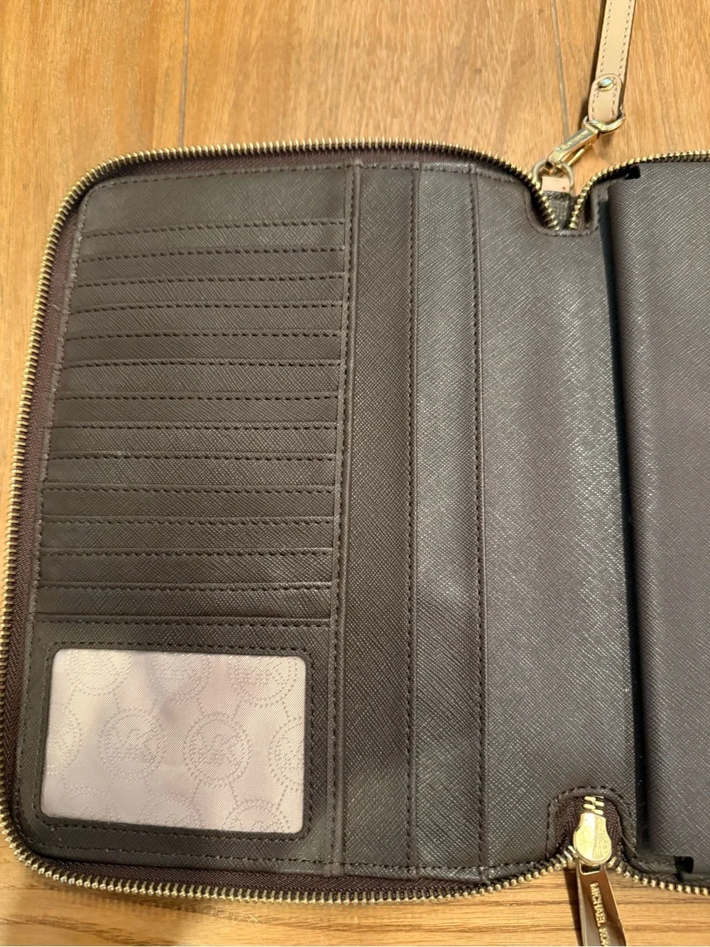 Michael Michael Kors Signature Multifunction Case for iPad/Tablet